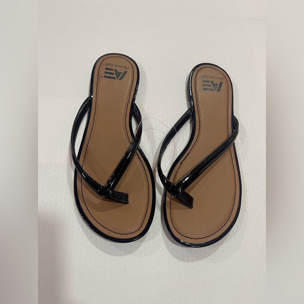 NWOT  American Eagle Black and Tan Sandals